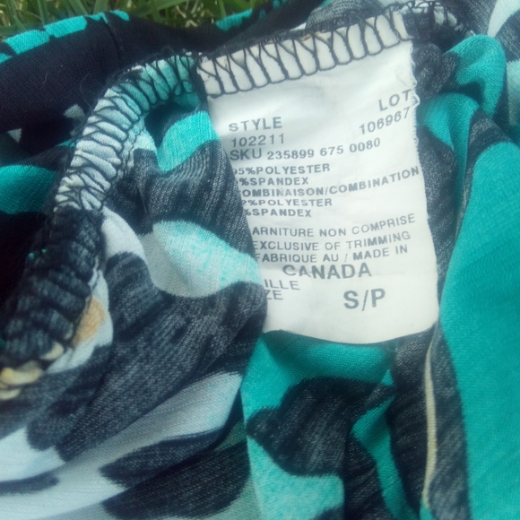 2/20 green leopard long off shoulder top - Picture 2 of 3